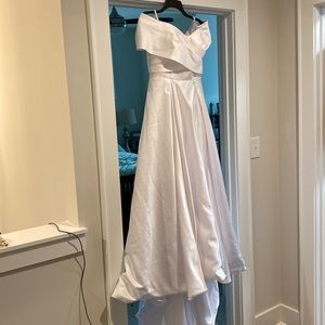 Vnaix wedding dress - never worn